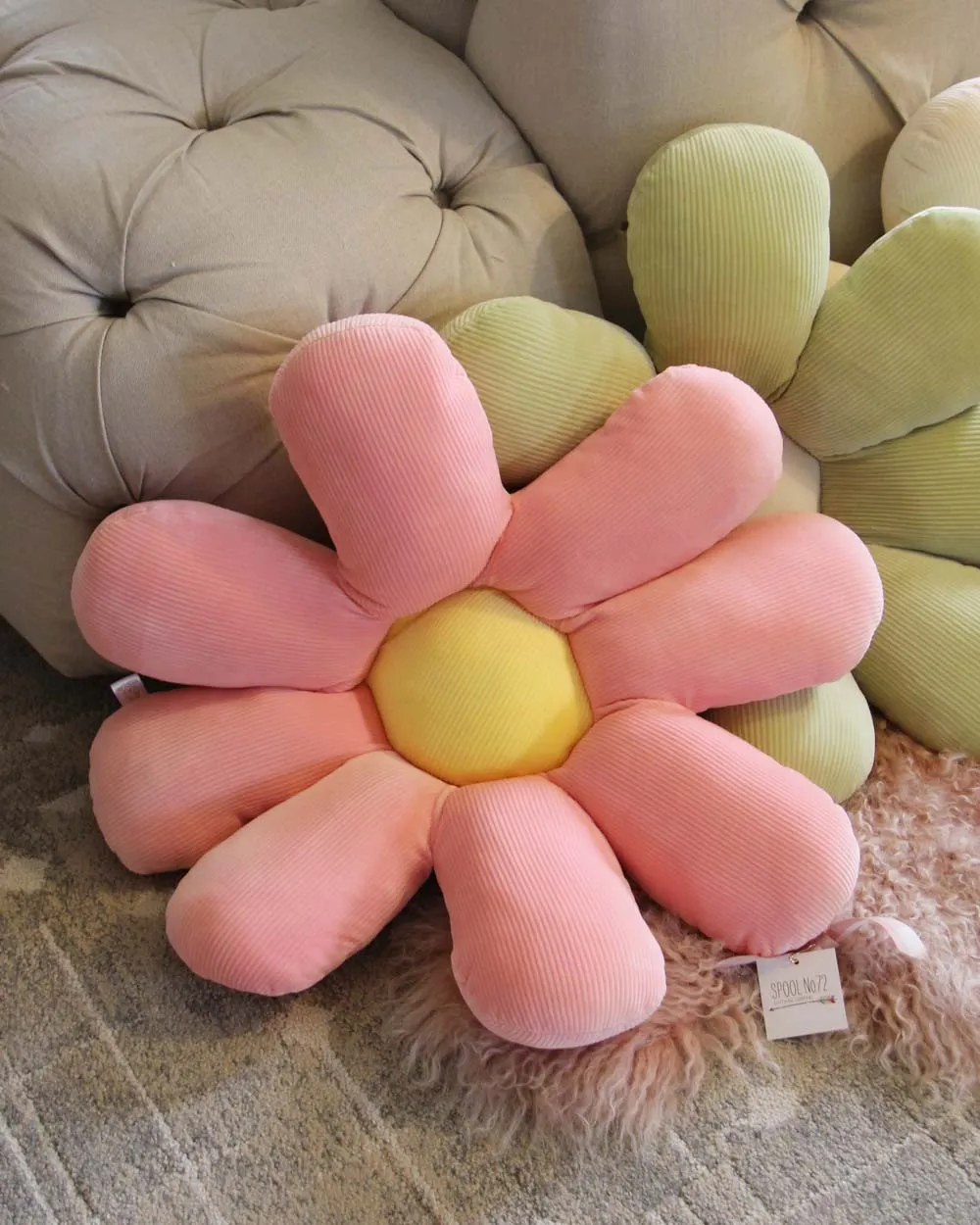 Sweet Daisy Pillow