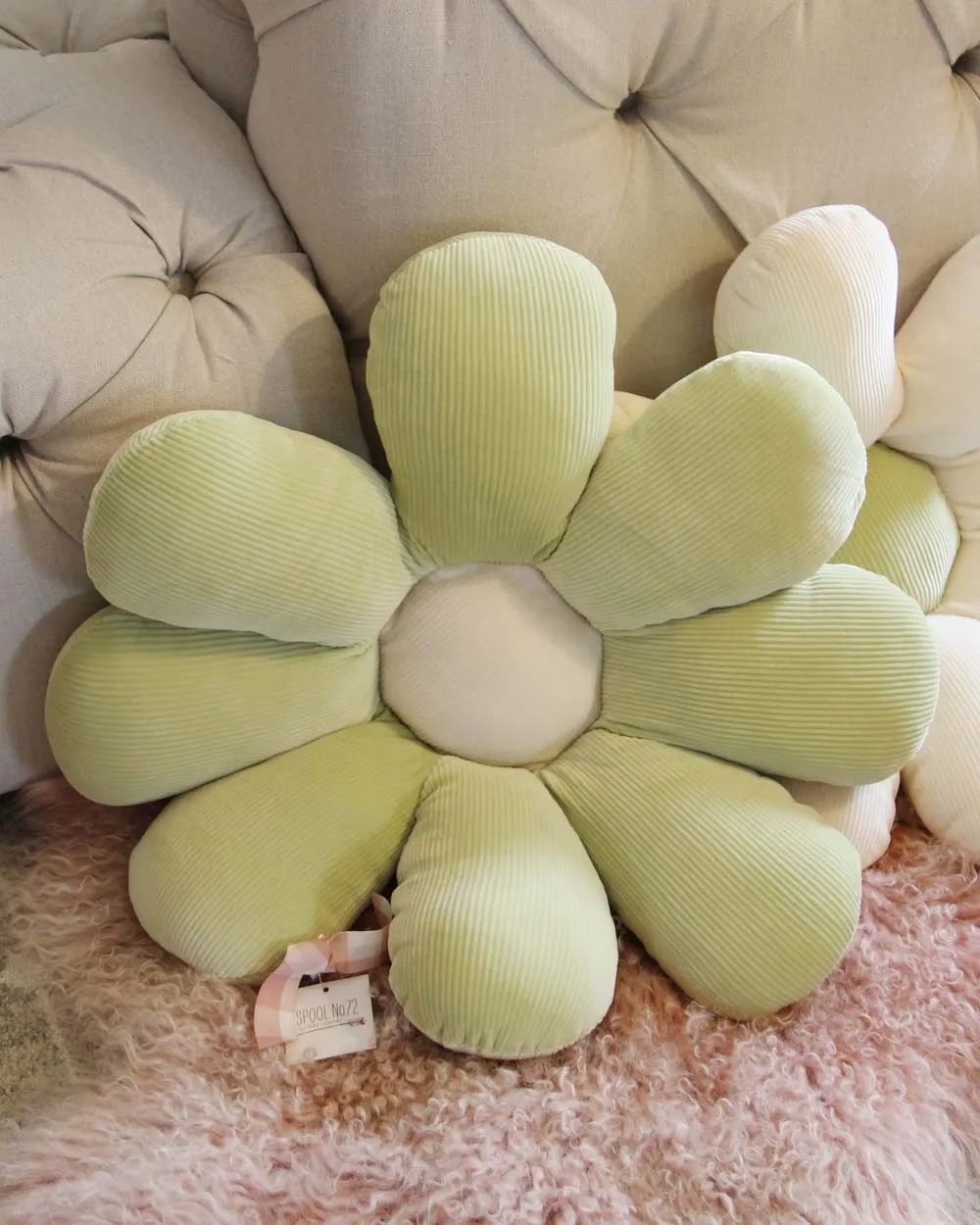 Sweet Daisy Pillow